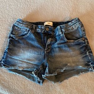 BKE Victoria shorts size 31